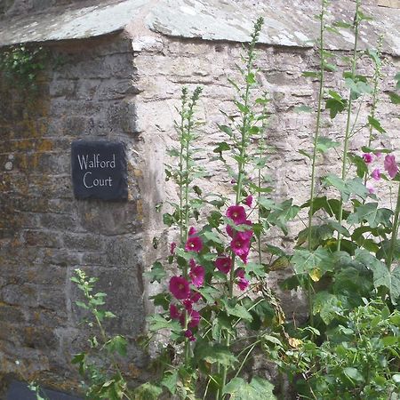 Leintwardine Walford Court Bed & Breakfast エクステリア 写真